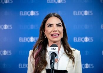 Terceira mais votada no DF, Paula Belmonte decide ficar neutra no 2º turno para governo; PSDB libera apoio a Grass Terceira mais votada no DF, Paula Belmonte decide ficar neutra no 2º turno para governo; PSDB libera apoio a Grass