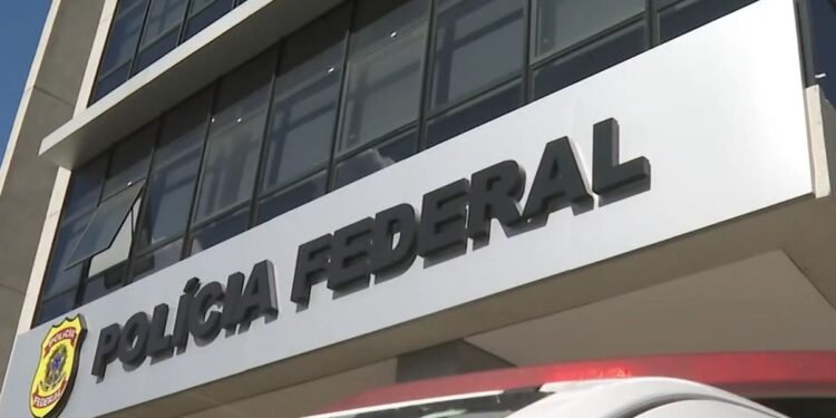 Homem é investigado por oferecer dinheiro a estagiário do INSS em troca de dados sigilosos em MG Homem é investigado por oferecer dinheiro a estagiário do INSS em troca de dados sigilosos em MG