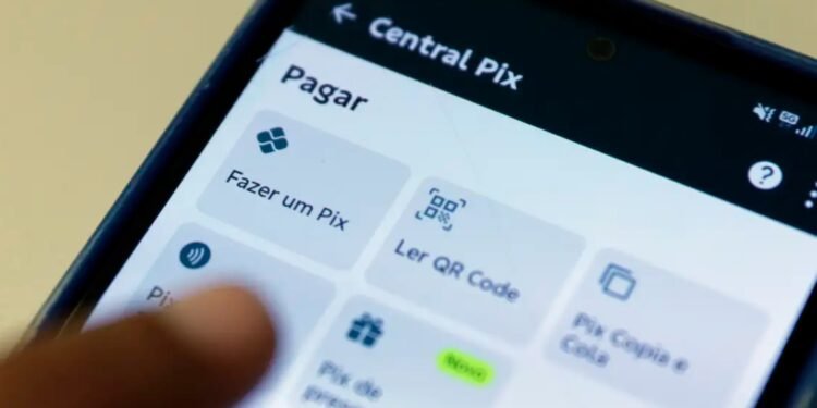 Homem que bloqueou contato da polícia não devolveu Pix de mais de R$ 700 enviado por engano