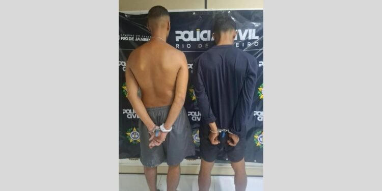 Monitoramento policial revela esconderijos de cocaína e termina com dois presos em Armação dos Búzios