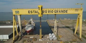 Construção de navios é retomada em Rio Grande após 10 anos e estaleiro prevê 1,7 mil empregos