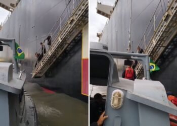 Embarcação naufraga e tripulantes são resgatados por navio mercante no litoral de SP; VÍDEO