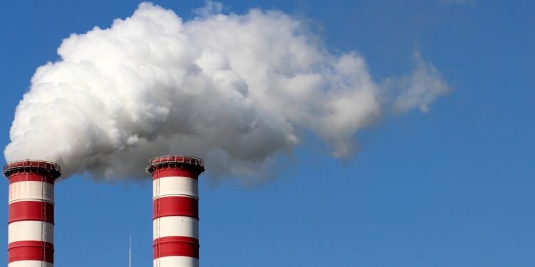 Às vésperas da COP31, novas metas climáticas preveem corte de apenas 6% das emissões até 2035 Às vésperas da COP31, novas metas climáticas preveem corte de apenas 6% das emissões até 2035