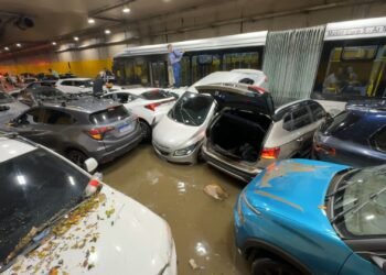 Túnel do Anhangabaú tem previsão de 8 bombas para drenagem, mas Prefeitura de SP diz que apenas 6 funcionaram em alagamento