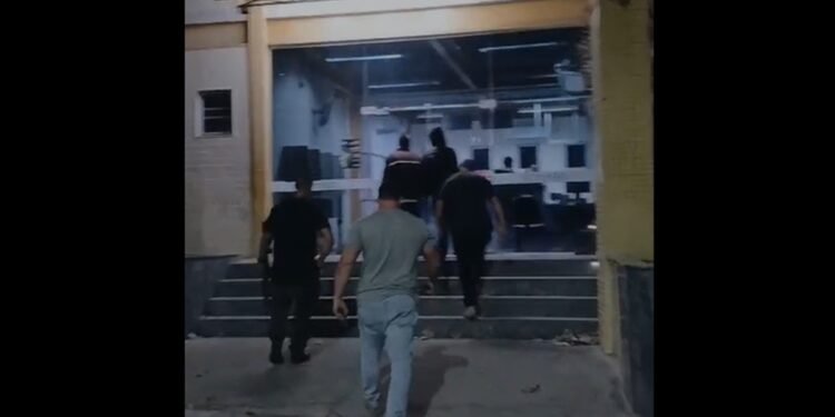 Família se revolta após suspeito de estuprar menina de 4 anos ser liberado da DP: ‘período eleitoral’, explica delegado