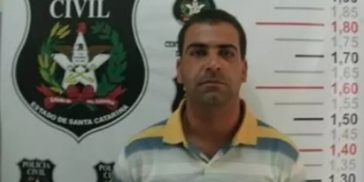 Golpista ‘Don Juan’ é condenado por roubar e abandonar idosa de 71 anos em mata em SC Golpista ‘Don Juan’ é condenado por roubar e abandonar idosa de 71 anos em mata em SC
