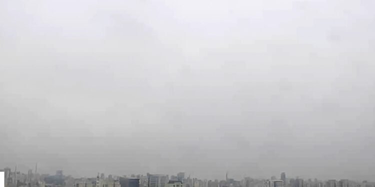 São Paulo tem previsão de chuva neste sábado e de temporais no domingo de eleição