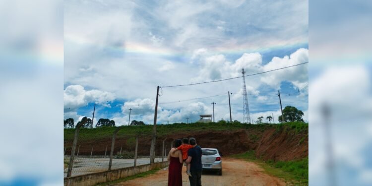 VÍDEO: ‘arco-íris de fogo’ é flagrado junto a halo solar no céu de Bom Sucesso de Itararé VÍDEO: ‘arco-íris de fogo’ é flagrado junto a halo solar no céu de Bom Sucesso de Itararé