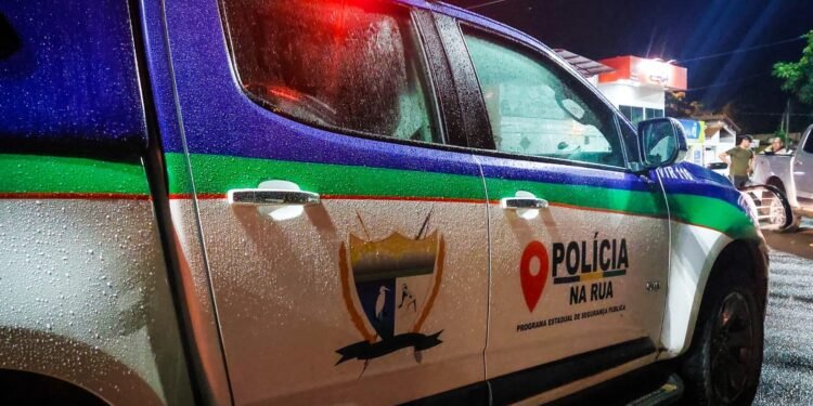 Jovem é encontrado morto e amarrado com fios elétricos em quintal de casa em Caracaraí Jovem é encontrado morto e amarrado com fios elétricos em quintal de casa em Caracaraí