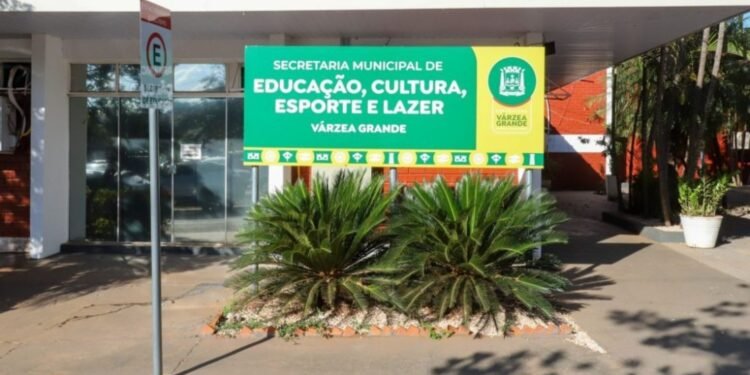 Concurso em MT oferece mais de 5 mil vagas e salários de até R$ 4,6 mil Concurso em MT oferece mais de 5 mil vagas e salários de até R$ 4,6 mil