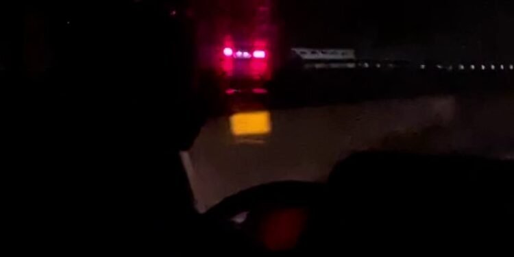 VÍDEO mostra carro na contramão antes de batida de frente na SP-340 VÍDEO mostra carro na contramão antes de batida de frente na SP-340