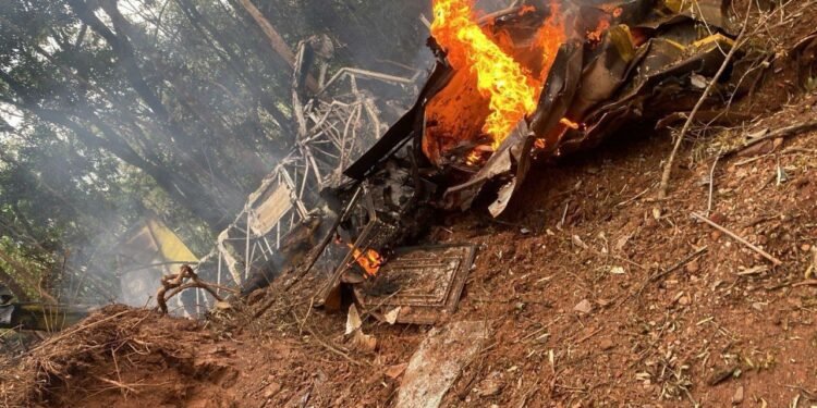 Helicóptero dos bombeiros decolou sem visibilidade mínima antes de queda que matou seis em MG, aponta Cenipa Helicóptero dos bombeiros decolou sem visibilidade mínima antes de queda que matou seis em MG, aponta Cenipa