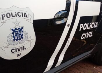 Casal é preso suspeito de coagir testemunhas e jurados de processo criminal na Bahia; réu é filho da dupla