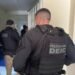 Homem é preso após atacar adolescente com facão na Bahia Homem é preso após atacar adolescente com facão na Bahia