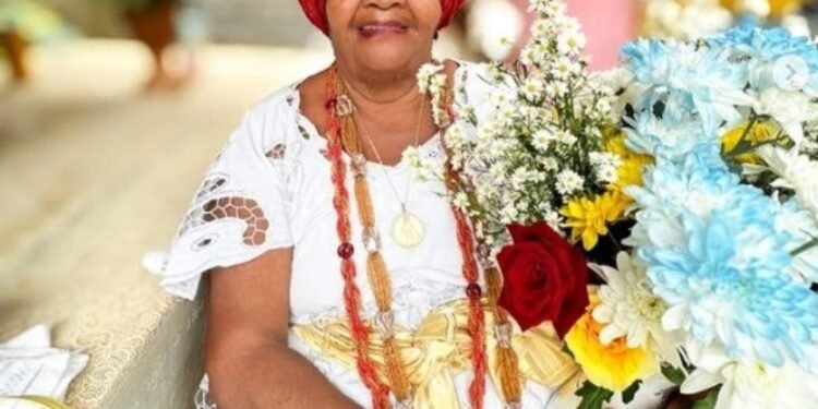 Morte de Regina do Acarajé: Associação Nacional das baianas e entidades lamentam perda Morte de Regina do Acarajé: Associação Nacional das baianas e entidades lamentam perda