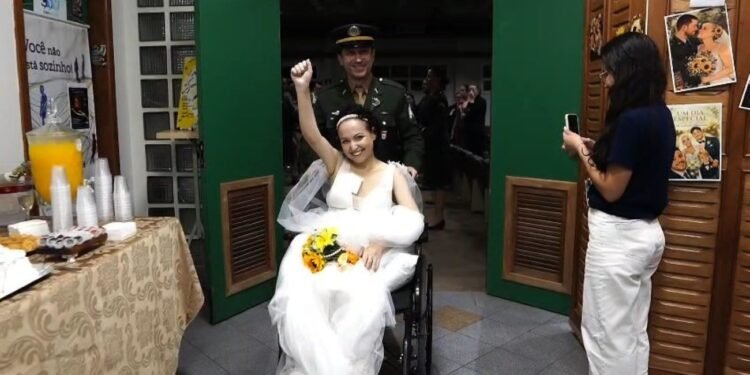 Três dias antes de morrer, paciente com câncer realiza sonho de se casar em hospital no RS